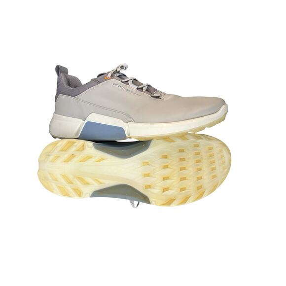 Athletic_Shoes